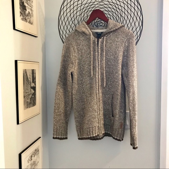 Roots Sweaters - Super soft zip up Roots sweater.